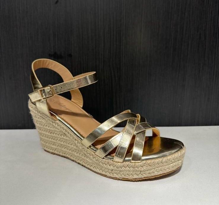 12 pezzi sandalo con zeppa oro